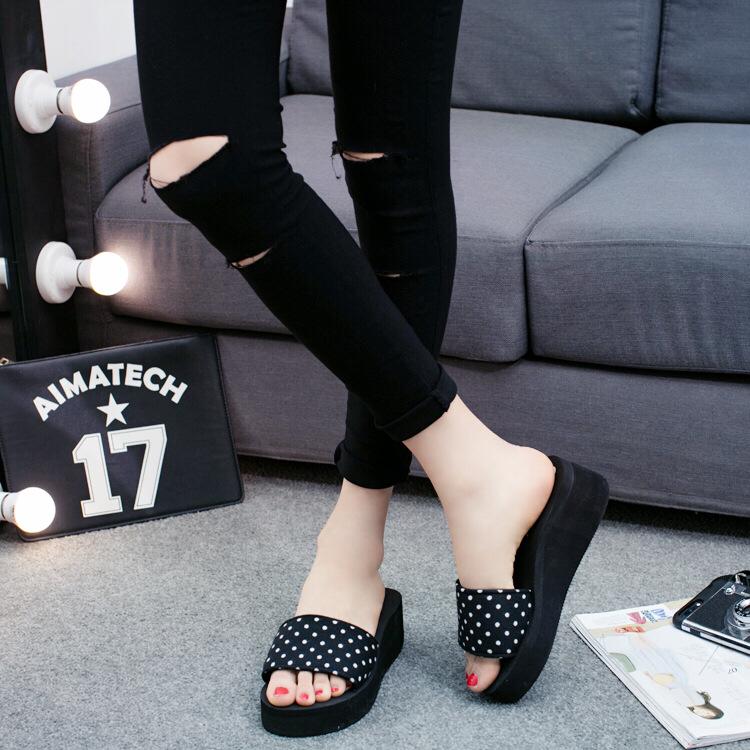 Summer new one-word beach slippers sandals women's non-slip high-heeled platform women's sandals