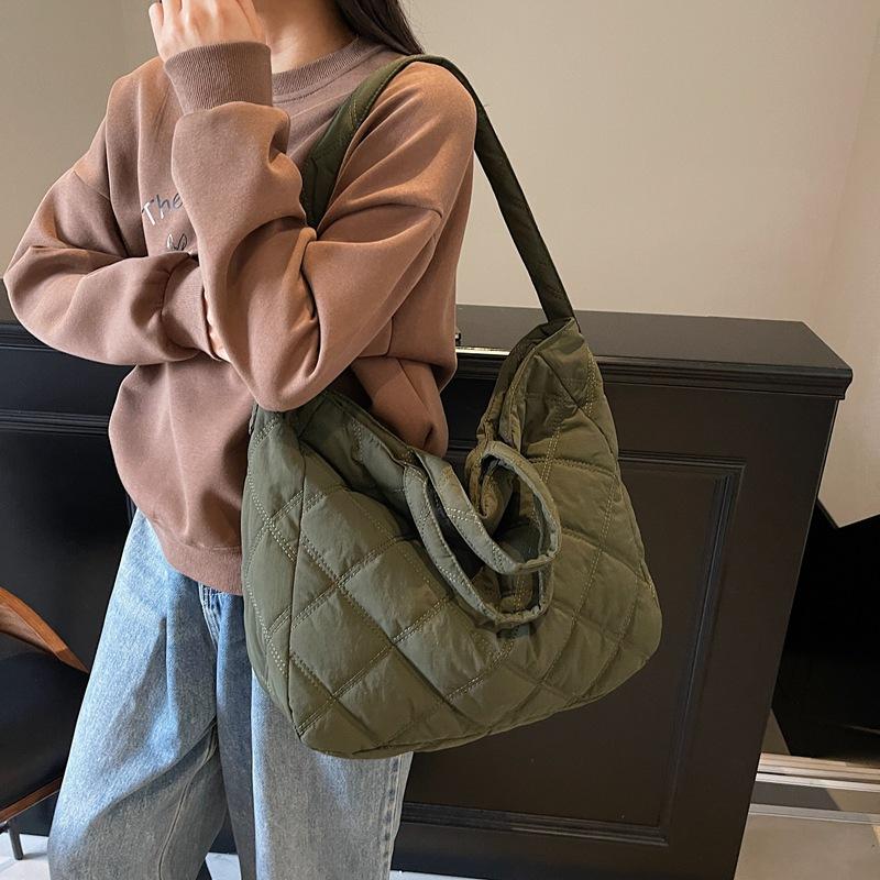 Large Capacity Tote Bag Women's New Fashion Casual Shoulder Armpit Bag High Sense Versatile Messenger Bag