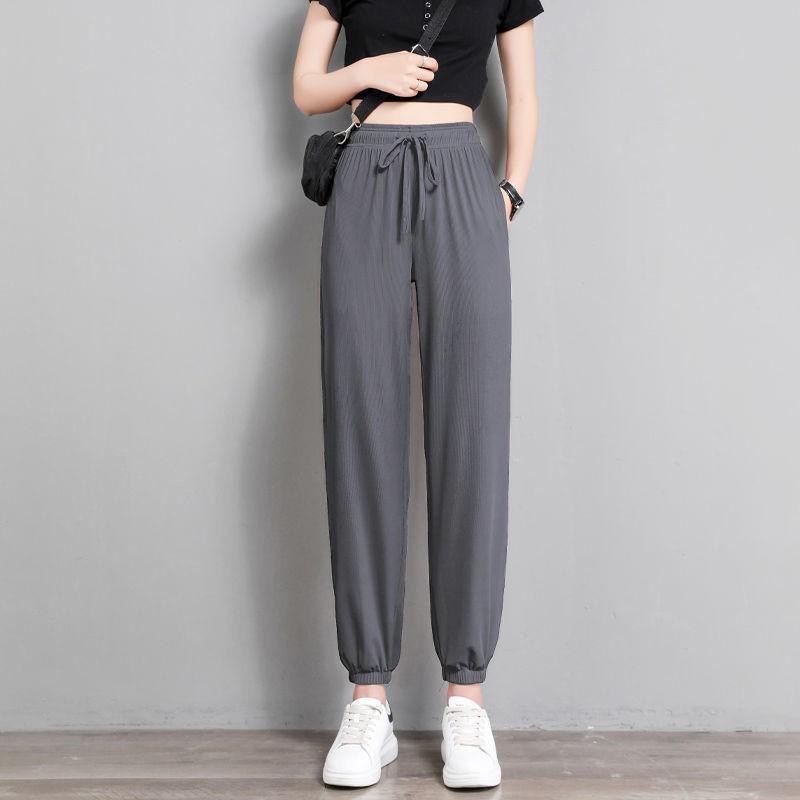 Koreanische locker geschnittene Eis-Seiden-Jogginghose für Damen - Schlank, Leicht, Lässiges Neun-Punkt-Design für den Sommer für weibliche Studenten