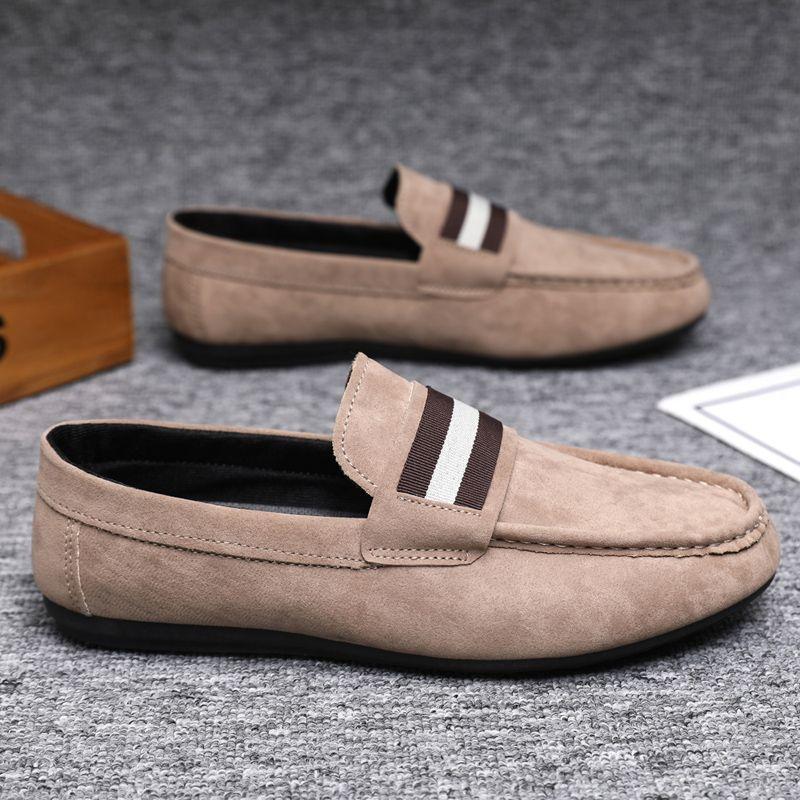 

Мужская кожаная обувь Черная плоская мужская повседневная обувь Дешевая распродажа Удобная 2025 Тренд Ретро Кожа Слипоны Обувь Предложение Пу 44