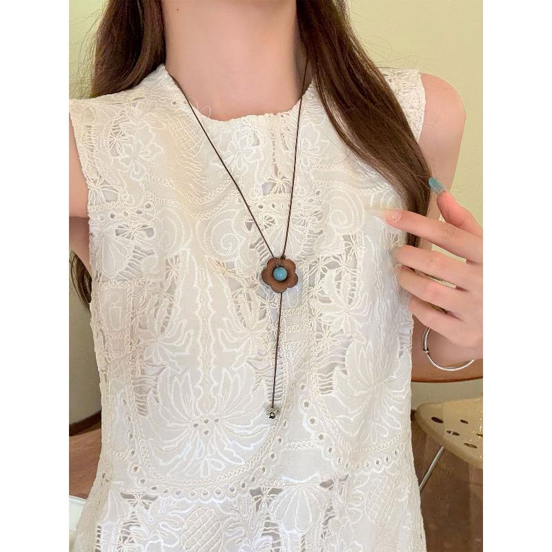 Medieval Flower Raft, Retro Literary Style Wooden Small Flower Beaded Long-necked Women's Pendant Accessory