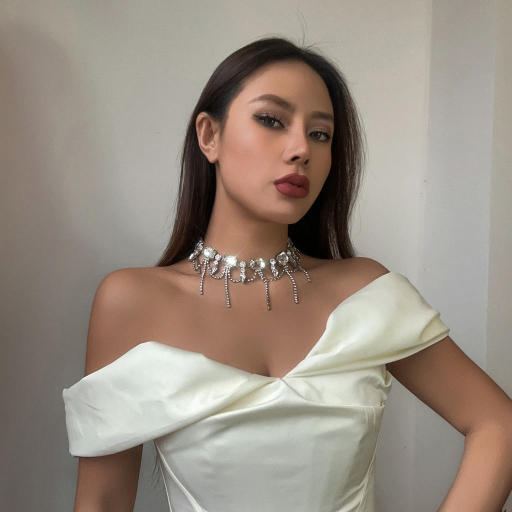 Niche design light luxury full diamond necklace sweet cool tassel rhinestone necklace clavicle chain