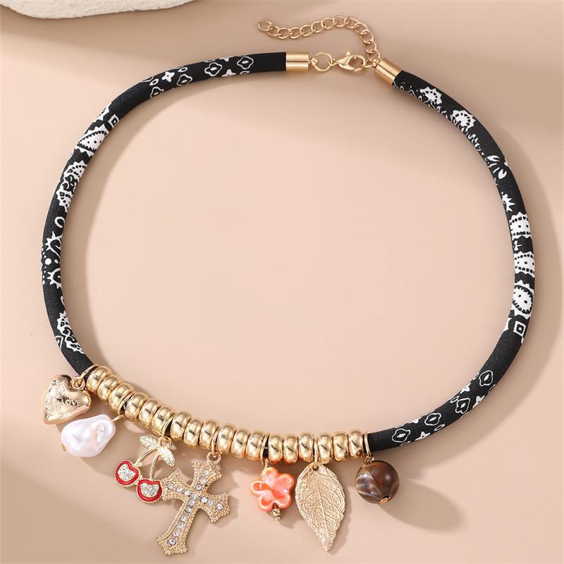 Punk Geometric Heart Bow Pendant Necklace For Women With Zinc Alloy Chain