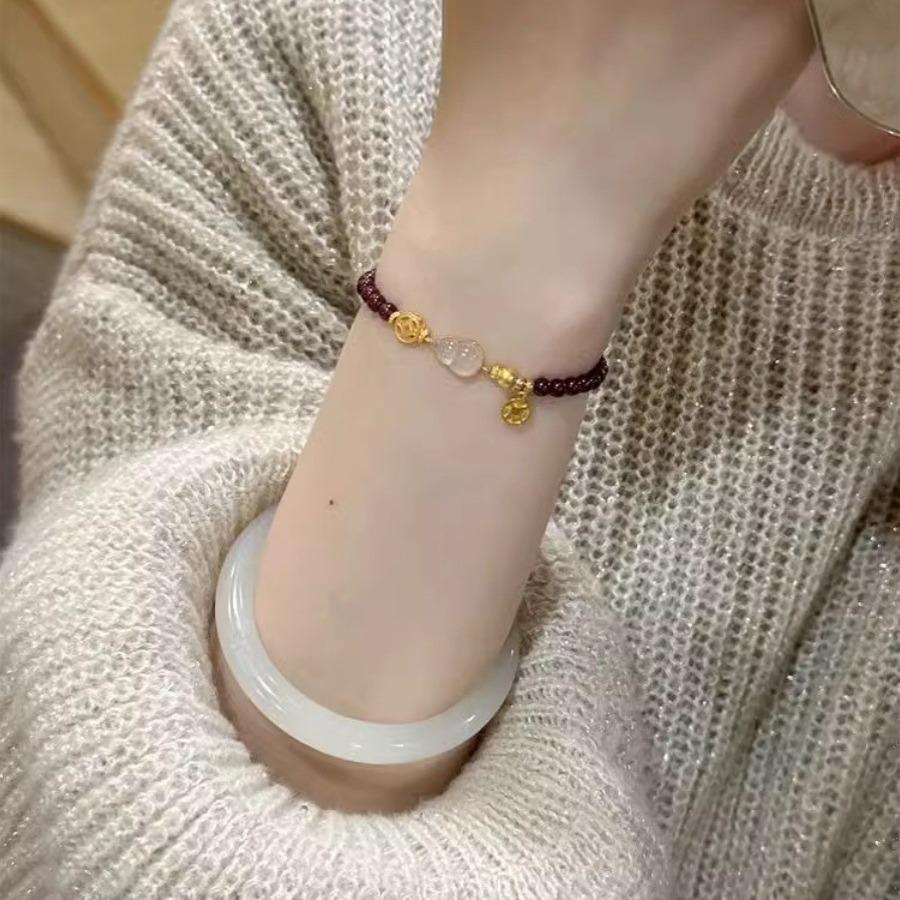 Light luxury charm! Gold with garnet gourd bracelet unlocks the fusion of oriental style and ancient charm and fashion