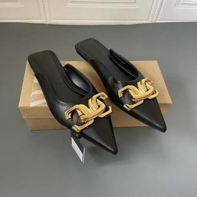 Hot Selling Closed Toe Women's Slippers 2024 Metal Decorated Women's Slippers Versatile Pointed Toe Solid Color Flat Slippers