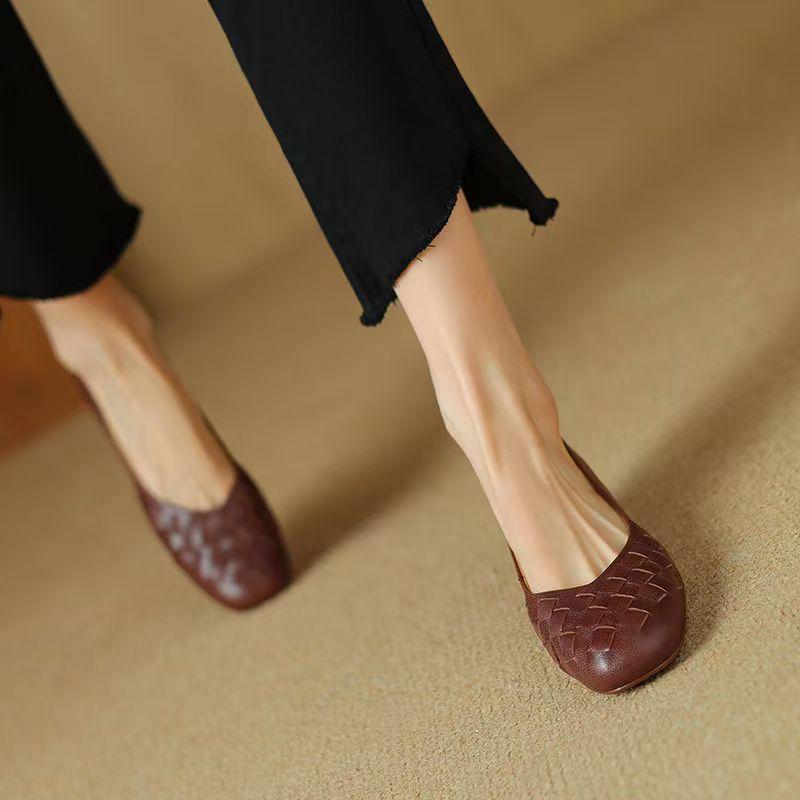 Soft Leather Retro Woven Light Mouth Single Shoes Flat Shoes New 2025 Soft Leather Spring and Autumn Comfortable Soft Sole Mother Shoes