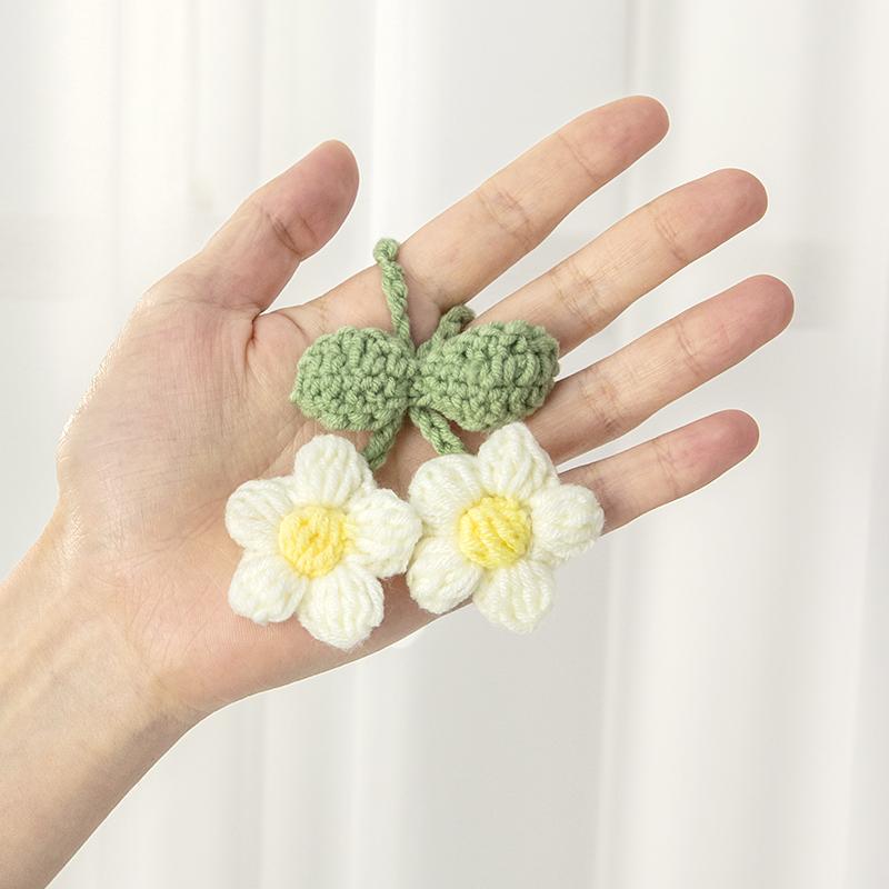 Colorful Crochet Flowers Handmade Knitted Lily Of The Valley Keychain Hand-woven Convallaria Majalis Flower Bag Pendent Key Ring