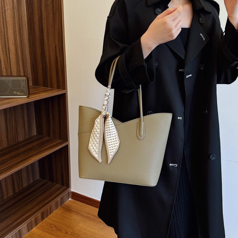 New large-capacity practical mother and child bag, new trendy tote bag, high-end shopping bag, class commuter shoulder bag