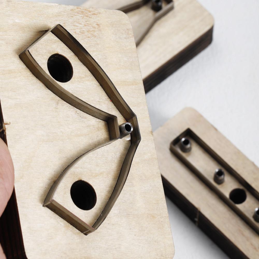 Simple Style Bow Leather Cutting Dies DIY  Cutter Knife Leather Keychain Making Mold Die Leather Craftwork Punching Die