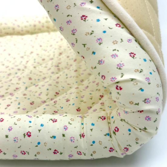 Quilted Cat Bed Breathable Floral Pet Lounger Machine Washable Pet Bed with Raised Edges for Cats Small Dogs