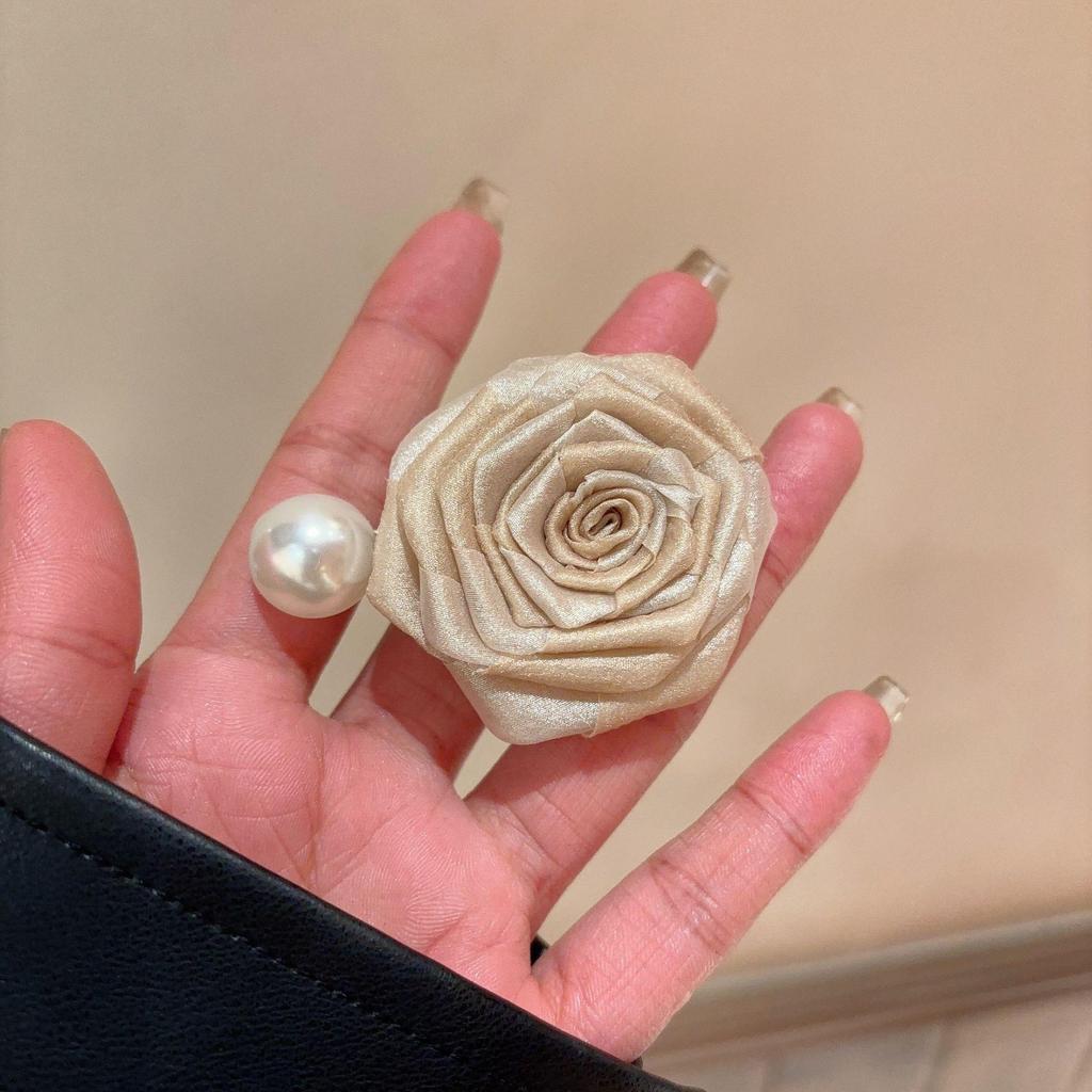 Eleganter Retro-Rosen-Klammerclip für Damen: High-End Haaraccessoire