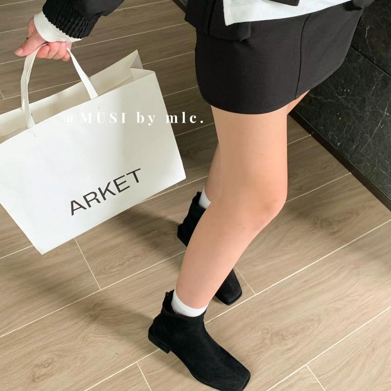 ~ Korean Version of the New Square Head Flat Bottom Thin Boots Retro Versatile Bare Boots Ankle Boots Martin Boots Short Boots