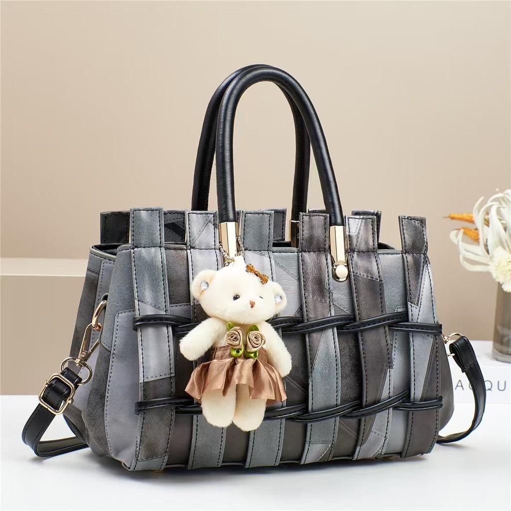 

Chic Black Woven Handbag In Vintage Style With Spacious Interior And Durable Pu Material For Everyday Use