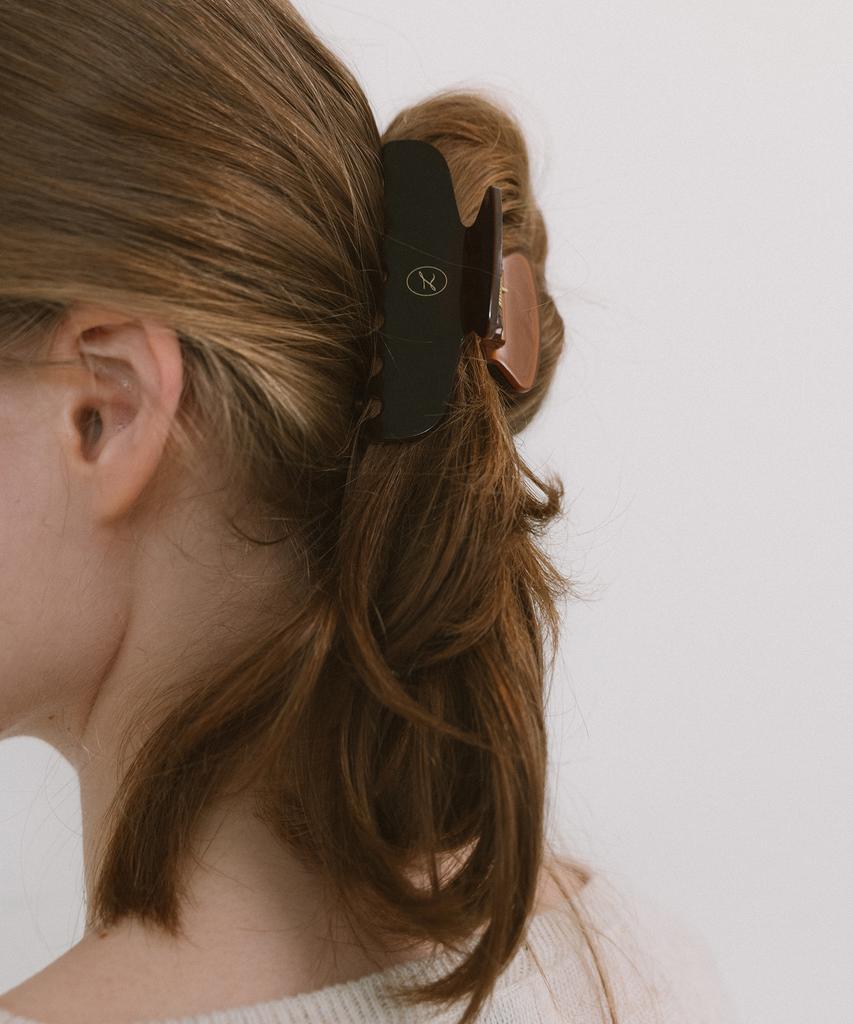 Laminez Middle Hair Clip - 4 Colors