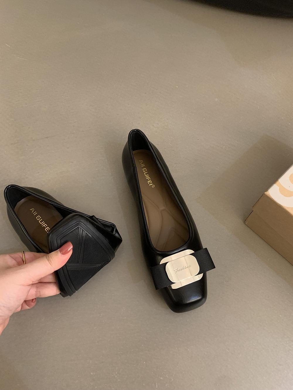 

Серебристые маленькие кожаные туфли в стиле знаменитостей, женские серебряные шапочки с пряжкой, весенне-летняя одежда Мэри Джейн, одинарный 40 чёрный