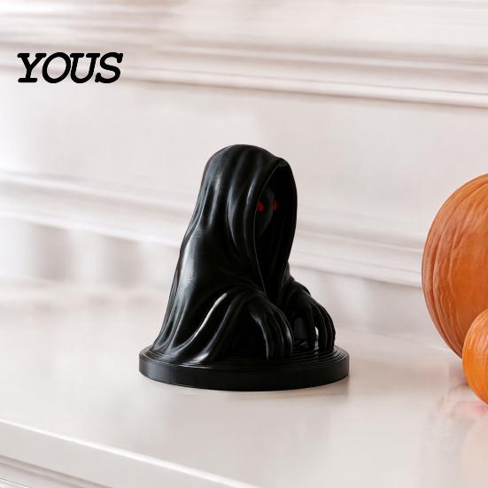 Mini 3D Printed Figures Halloween Cloaked Ghost Figurine with Red Eyes, Matte PLA Material Crafts Black Gothic Ornament for Desk Cabinet Escape