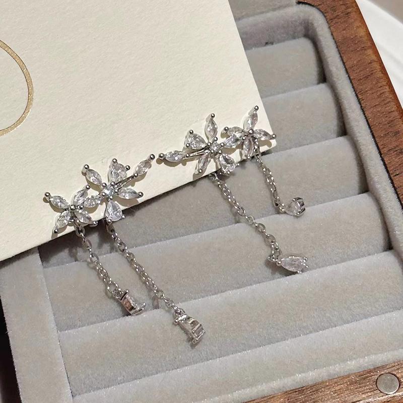 

New 925 Sterling Silver Flower Stud Earrings Charm Personality Floral Shape Earrings Birthday Gift for Women s Exquisite jewelry