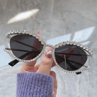 Błyszczące okulary przeciwsłoneczne z kryształkami Wyjątkowy luksus dla kobiet Okulary przeciwsłoneczne Cat Eye Modne okulary ze stopu Odcienie Party Eyewear