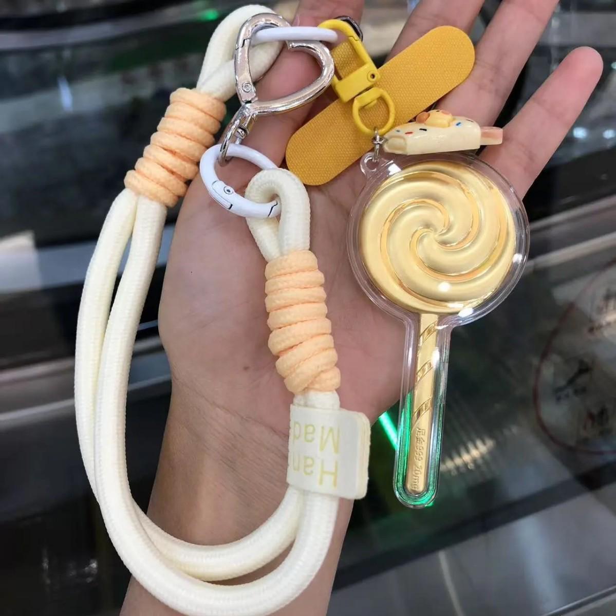 

999 Pure Gold Flake Lollipop Pendant Keychain - Valentine s Day Gift for Her помаранчевий