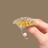 Women Brooch High-Gloss Rhinestone Inlay Faux Pearl Decor Ginkgo Leaf Design Lapel Pin Non-Slip Buckle Scarf Badge Clothing Bags