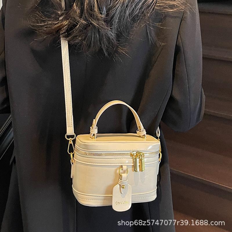 Retro box portable bucket bag women's 2025 new fashion and leisure high-end single shoulder messenger bag hand bag tide
