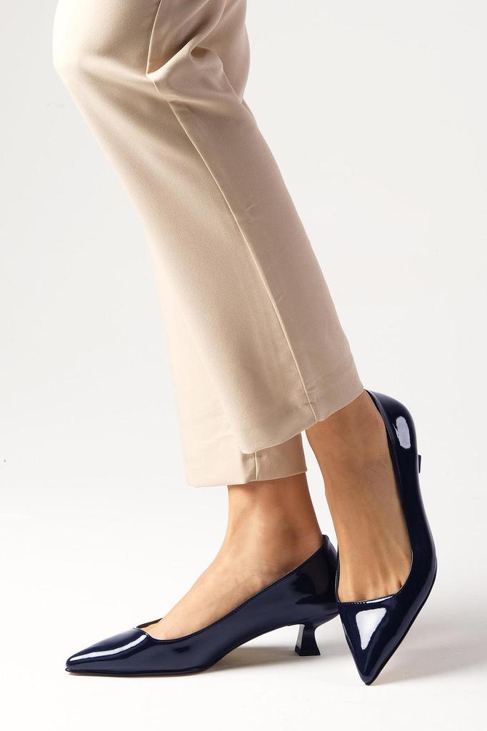 Damenmode-Klassiker-High-Heels-Carmen-rote Lackleder-Schuhe mit niedrigem Absatz