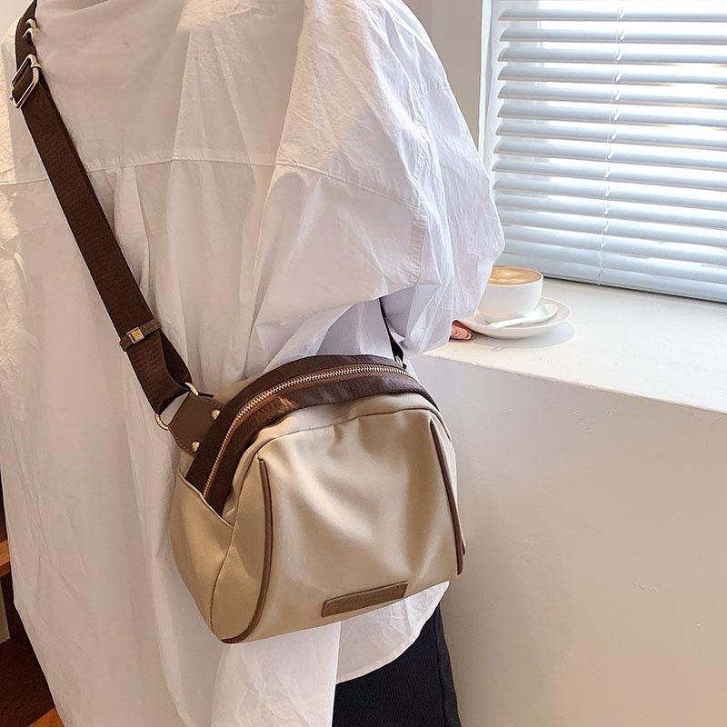 Nylon cloth bag women's 2025 new niche design shell bag lightweight versatile large-capacity messenger bag