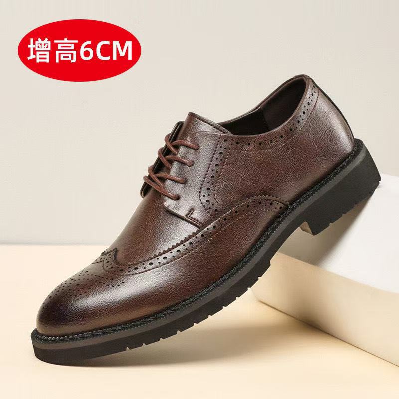 Fashion New Designer Big Size Retro Carved British Wedding Shoes Men Summer Autumn Brogue Shoes Male Solid Color Lace Dress Shoe Man
