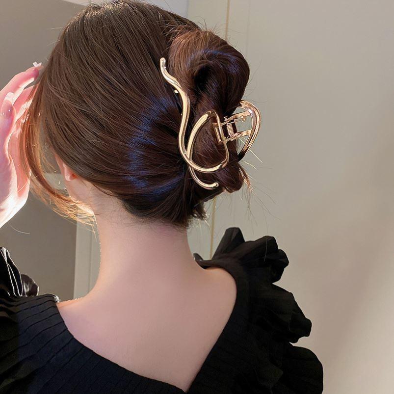 Large Metal Hair Claw Clip Fish Bone Irregular Hairpins Punk Style Silver Hair Claws Barrettes Women HairClips Hair Accessories