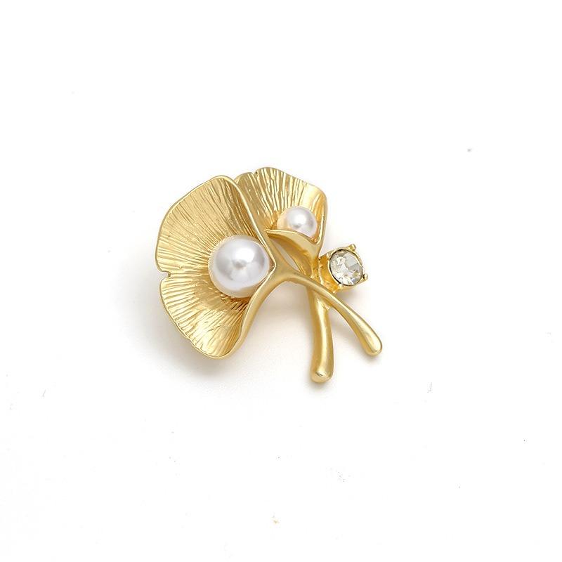 Pearl Ginkgo Leaf Brooch, Pin Decoration, Coat, Suit, and Garment Fixation