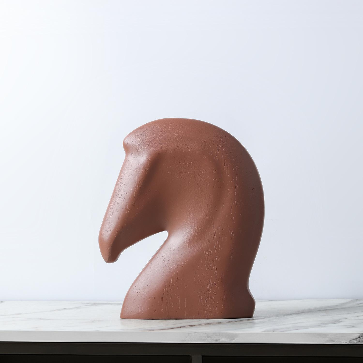 

Simple Horse Head Decoration, Resin Handicrafts, Suitable for Decorating and Embellishing Indoor Environments темно-червоний колір