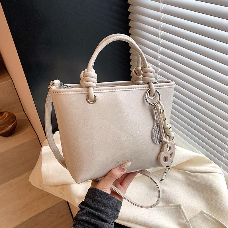 This Year's Popular Handbag Women's 2025 New High-end Textured Bucket Bag Shoulder Messenger Bag