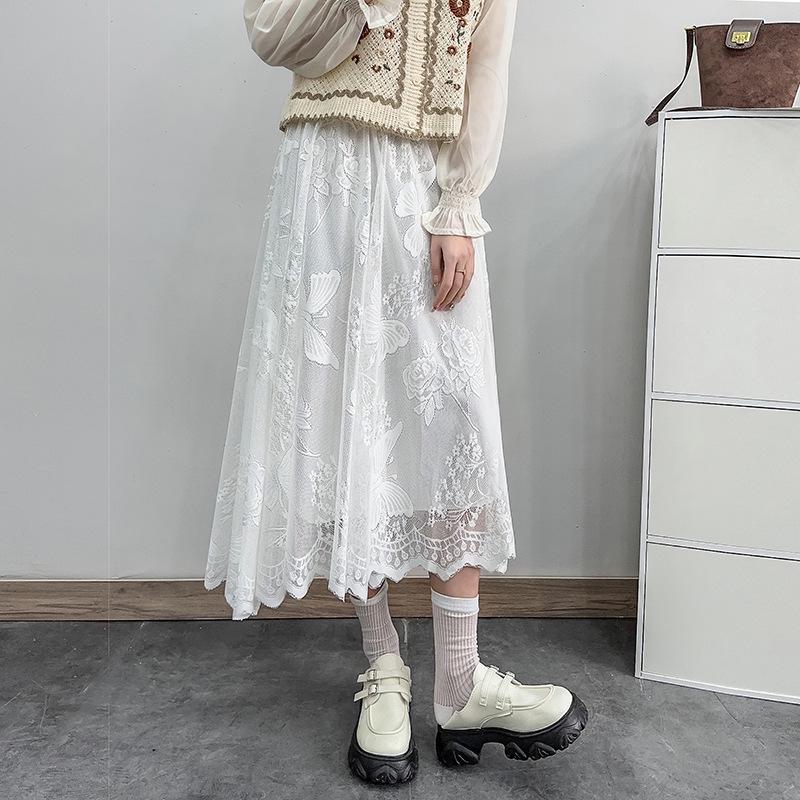 Hip-covering Slim Lace Skirt: 2024 Spring Korean High-Waist, Fresh Style, Elegant Swing