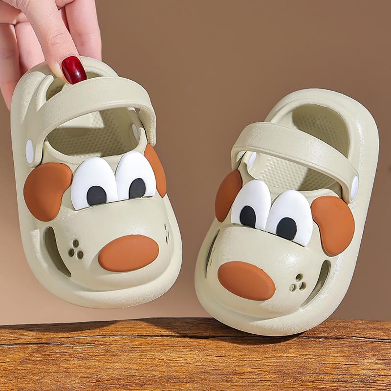 Children's Summer Clogs for Boys and Girls, Soft Sole Non-Slip Cartoon Beach Shoes for Toddlers and Infants