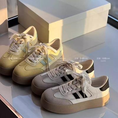 Petites chaussures blanches 2025 été nouveau à semelle épaisse nouveau sport et loisirs chaussures de planche d'entraînement allemandes chaussures pour femmes chaussures en maille respirante polyvalentes