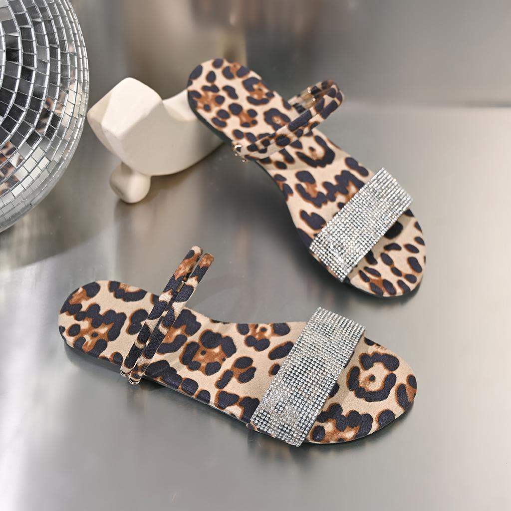 Fashion Luxury Summer Slippers Women Flat Outdoor Trend Beach Sandals Brand Designer Slides Woman Big Size Casual Shoes Zapatos De Mujer