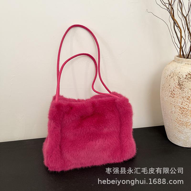 Autumn and Winter New Plush Bucket Bag Women's High-end Texture Niche Design Commuter Handbag