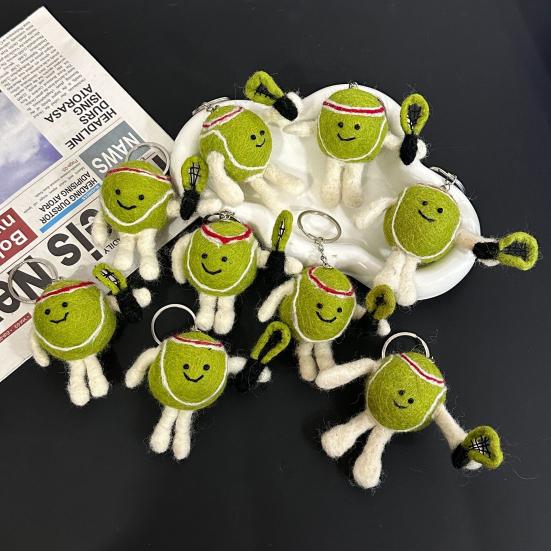 Handgemachter Tennis-Schlüsselanhänger aus Wollfilz, niedlicher Tennisball- und Schläger-Anhänger mit