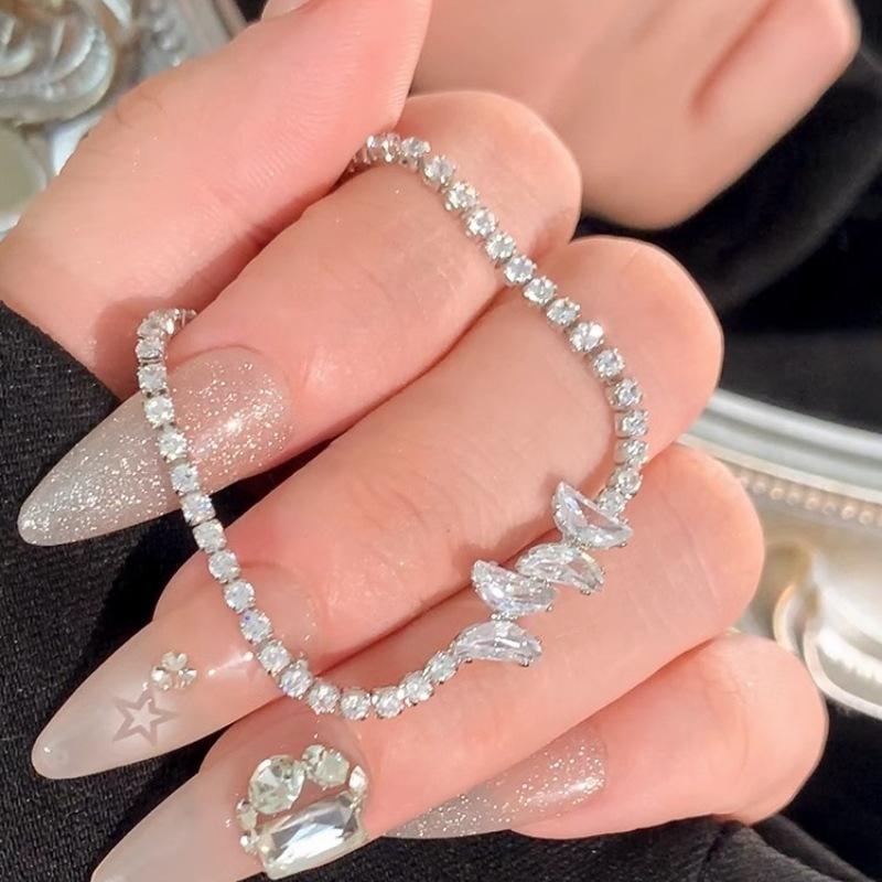 

Новый браслет-бабочка с бриллиантами, легкий роскошный и универсальный браслет, браслет Best Friend со сверкающими бриллиантами и цирконом, женский браслет Adjustable size