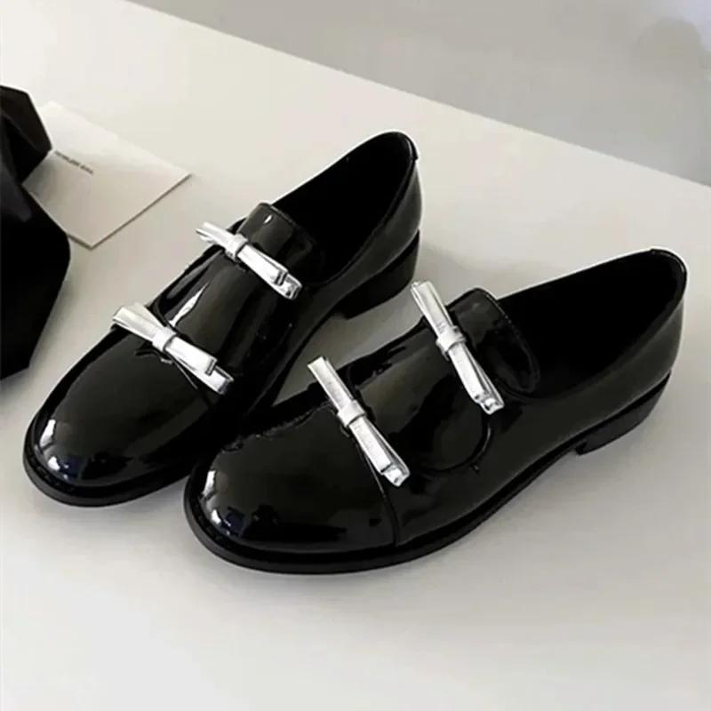 Mode Hohe Qualität Lackleder Schleife Designer Schuhe für Damen 2025 Frühling Quadratischer Absatz Runde Zehen Mary Jane Schuhe Luxus Pantoletten Slipper