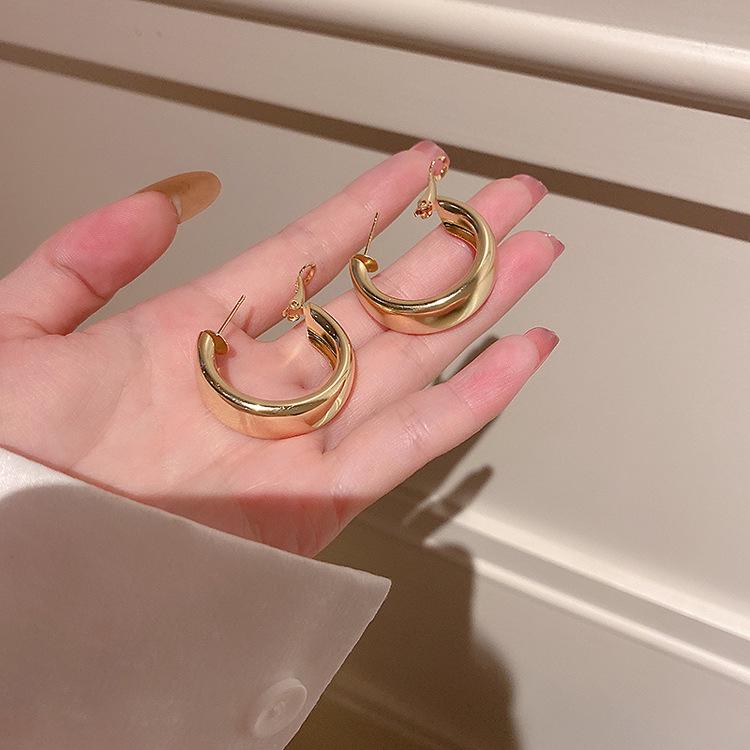 High-End European & American Metal Water Drop Ear Clips - No Piercing, Cool Autumn/Winter Style