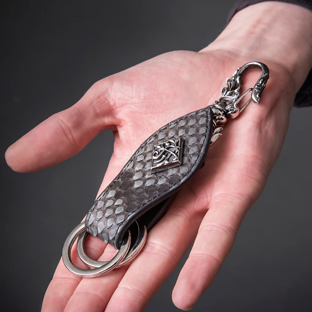 Artemis Classic Karabiner Python Gürtelschlaufe Schlange Marke Schlüssel Rindsleder Edelstahl Zubehör Schlüsselanhänger, Leder, Herren, ACLK0025, Herrenschmuck,