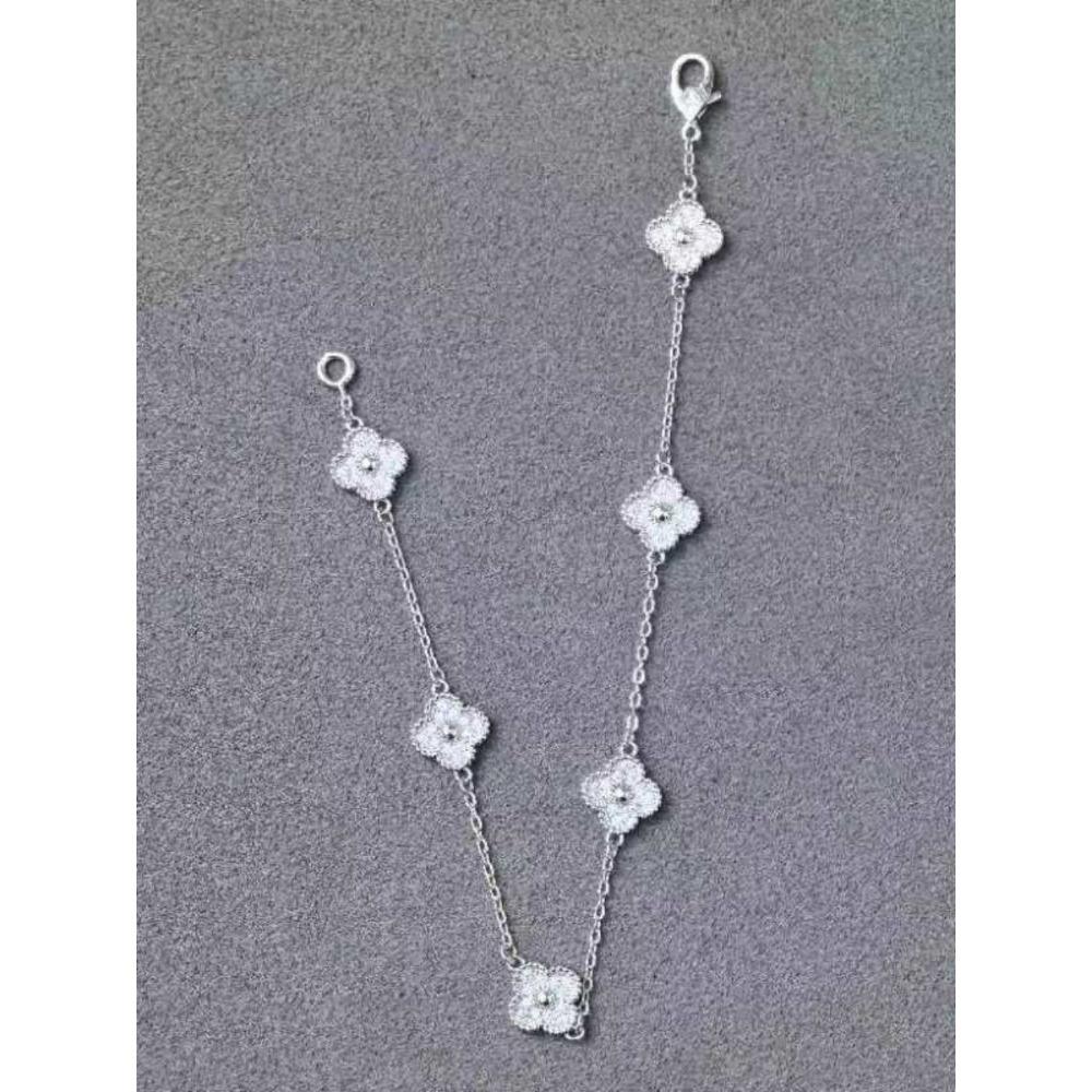 High-end Four-leaf Clover Bracelet Mini Six-flower Bracelet Red Chalcedony Black Agate Ladies Bracelet