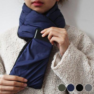 A Portable Scarf with a Winter Daily Padding Style