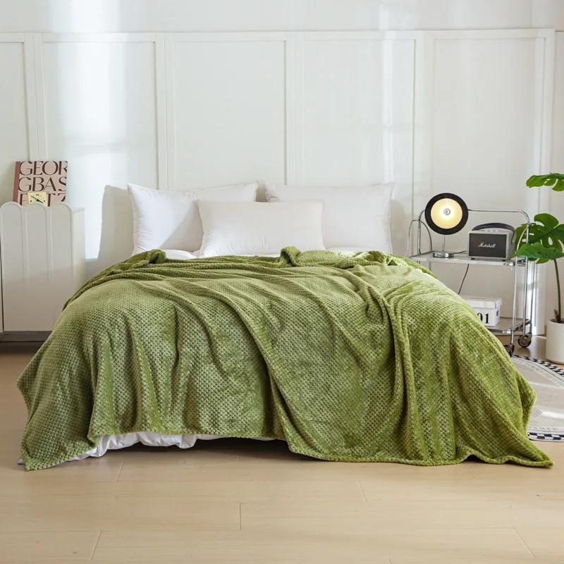 2024 New Pineapple Plaid Blanket Solid Color Sofa Milk Fleece Blanket Office Lunch Break Air Conditioner Blanket