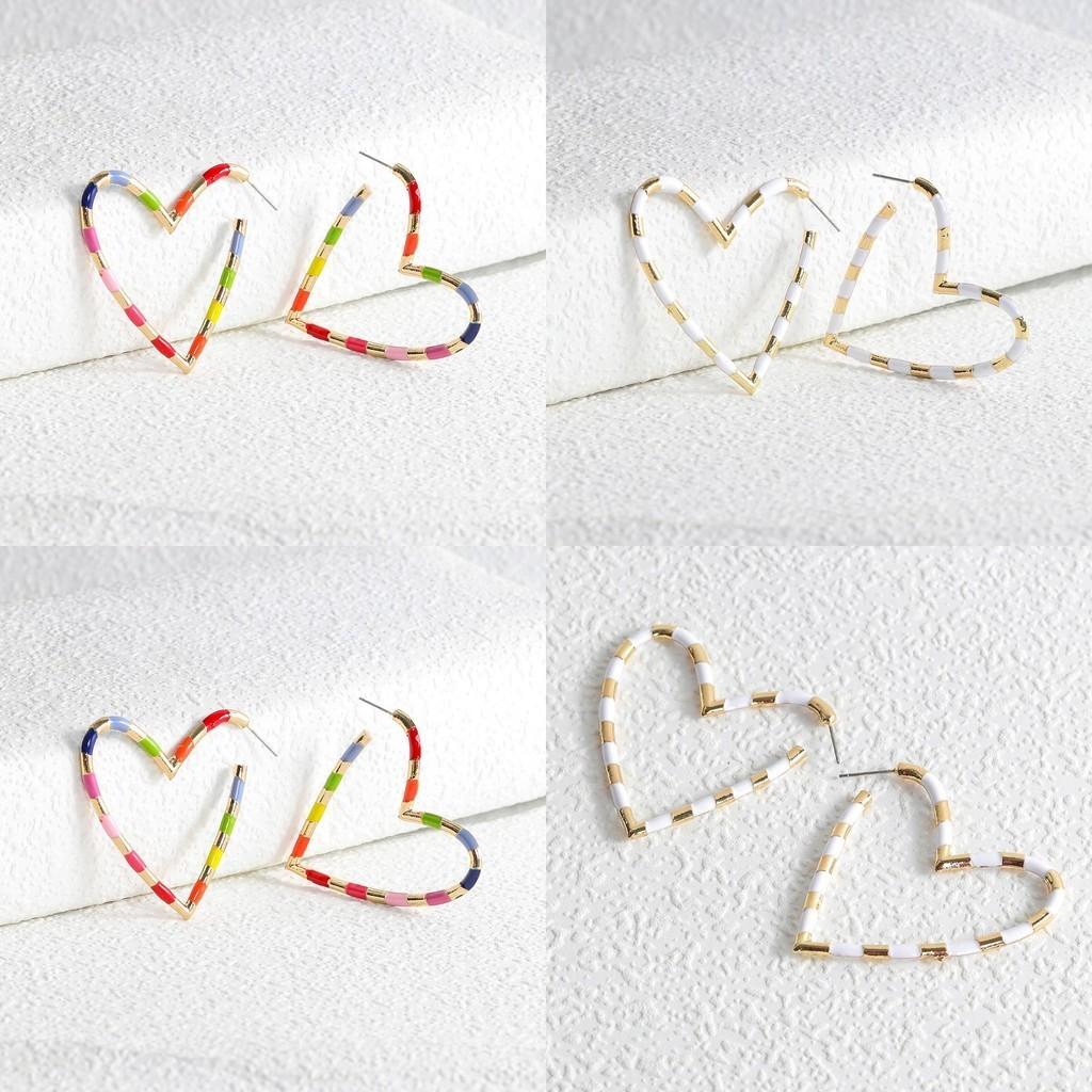 Trendy European And American Style Creative Heart Hoop Earrings Alloy Material