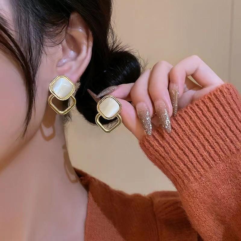 S925 Silver French Retro Cat's Eye Stone Stud Earrings – Elegant Geometric Lady Style