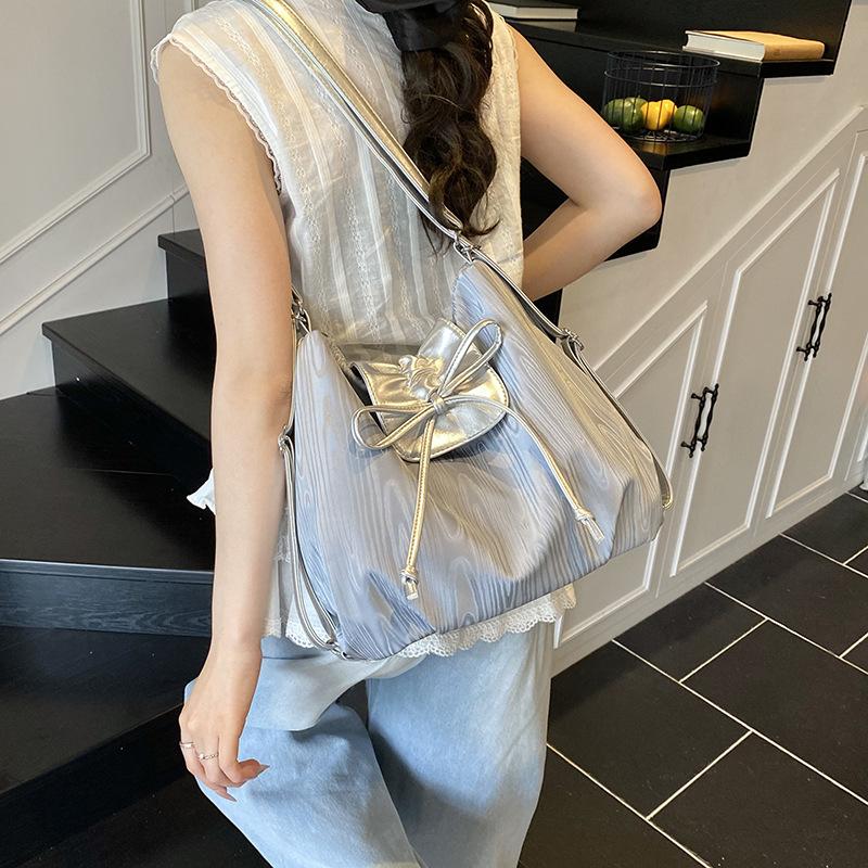 Shoulder Tote Bag Women's New Large-capacity Commuter Backpack Niche Design Lightweight Travel Backpack