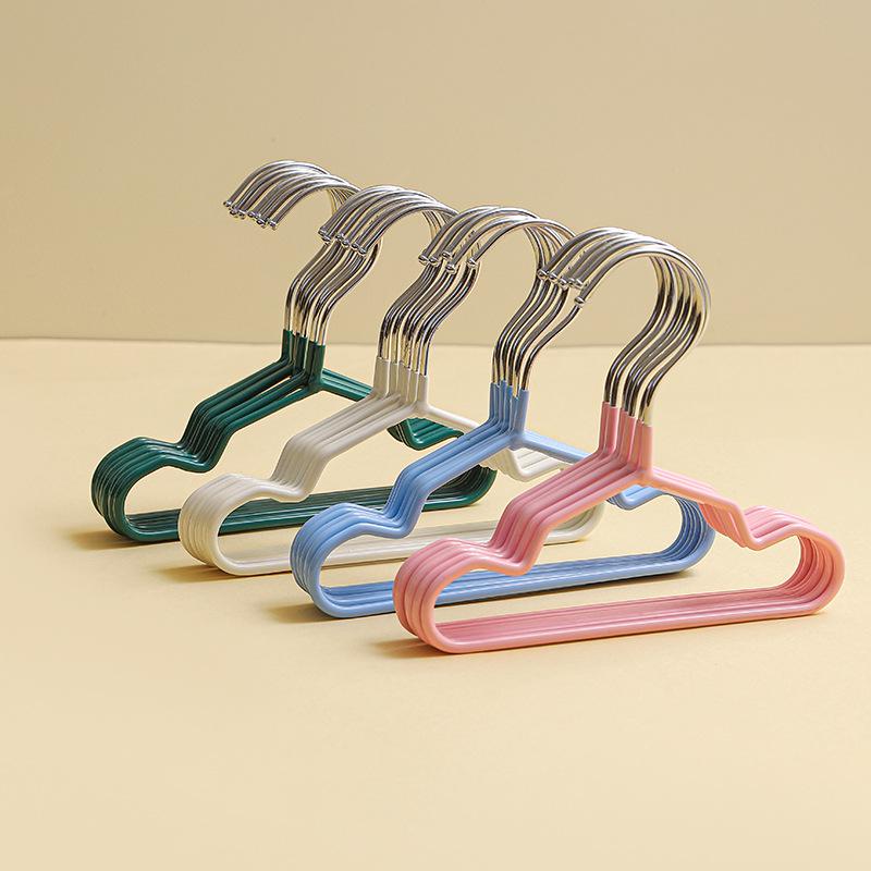 Mini Non-slip Pet Clothes Hanger for Dolls, Dogs, and Cats