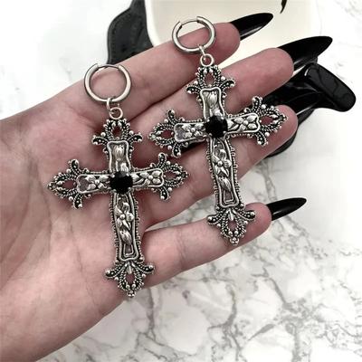 Gothic Große Silberfarbene Kreuzohrringe mit schwarzem Punk-Halloween-Schmuck Wunderschönes Hochzeits-Statement für Frauen